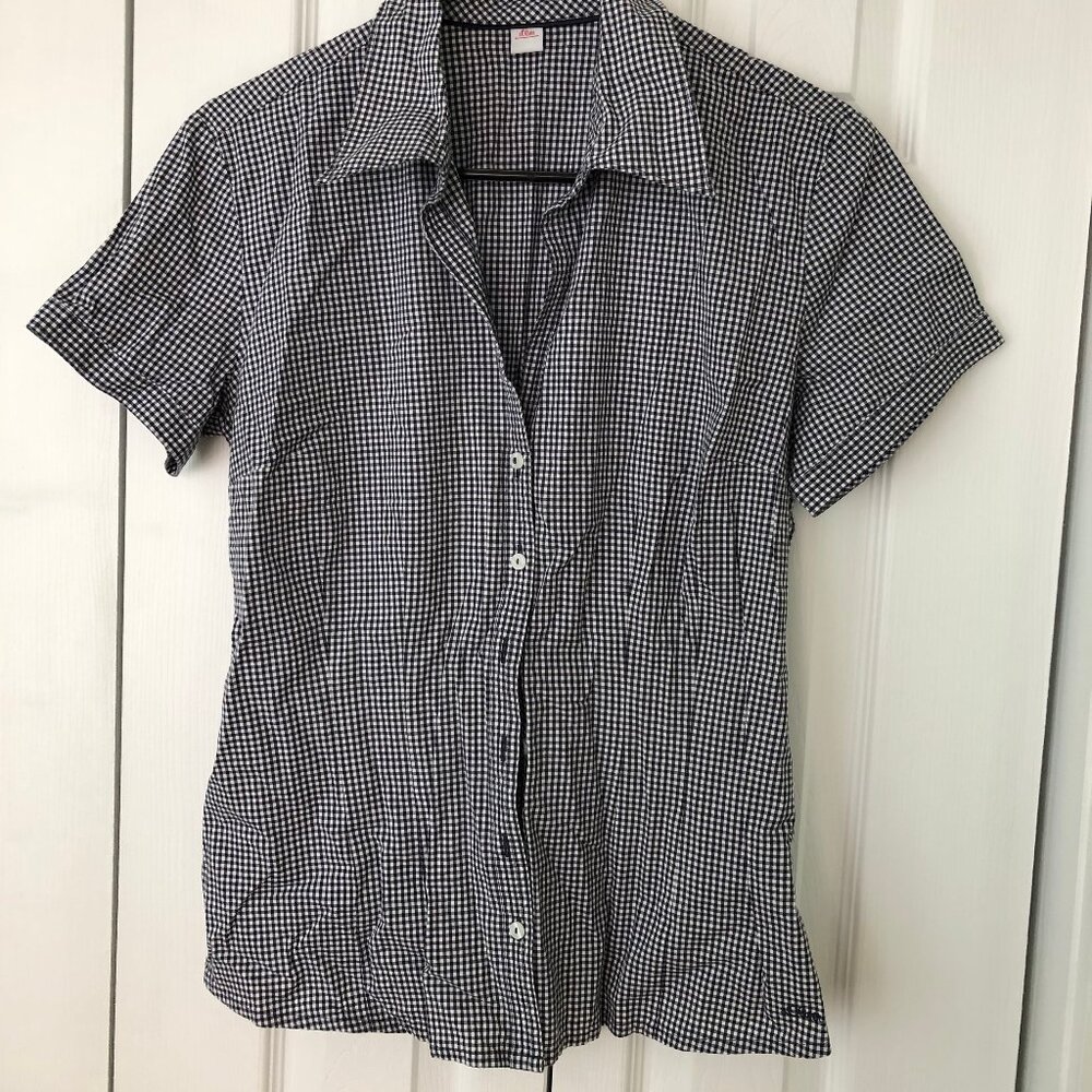 blue and white S. oliver short sleeve blouse